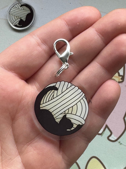 Cat stitch marker