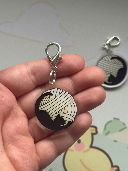 Cat stitch marker