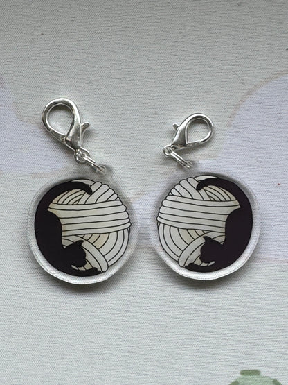 Cat stitch marker