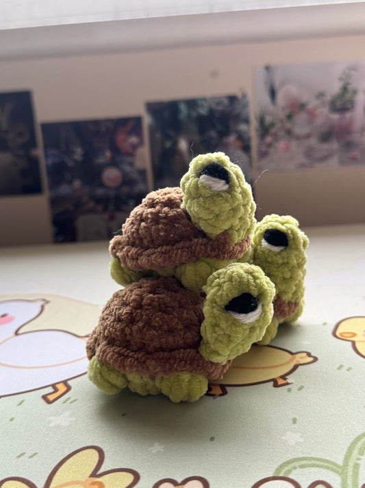 Mini turtle plushie