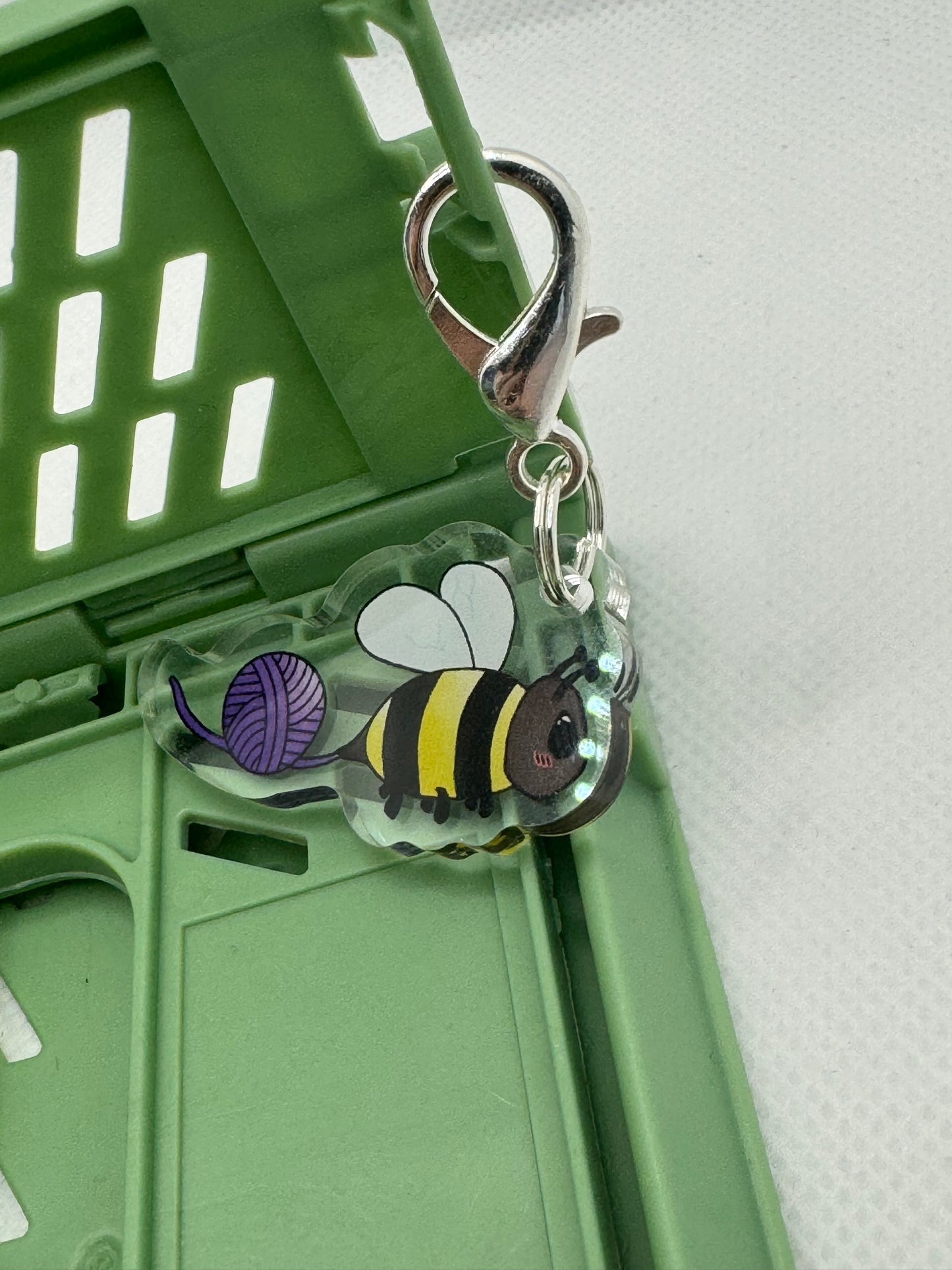 Bee stitch marker