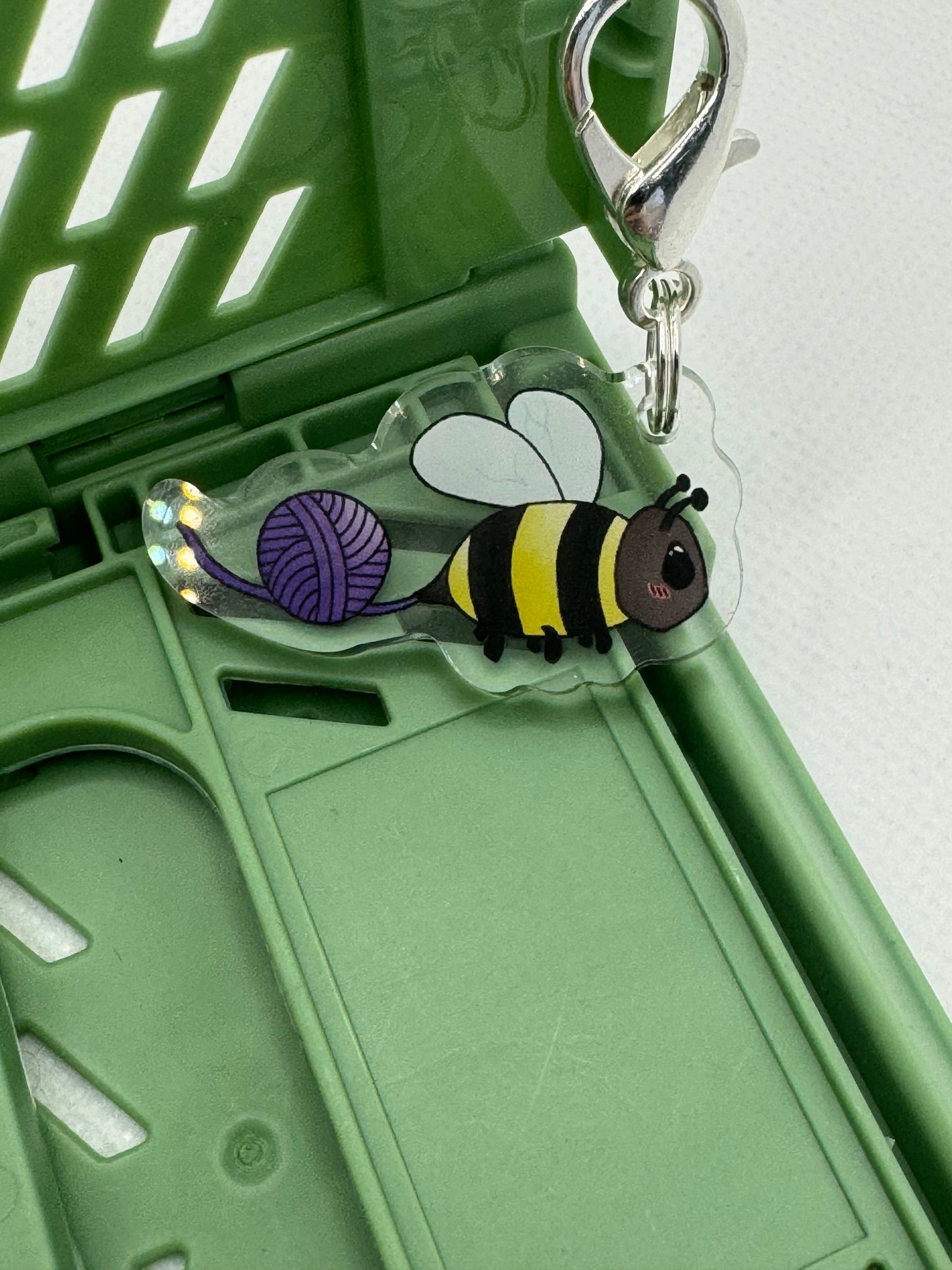 Bee stitch marker