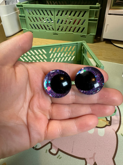 Black round kawaii pupil