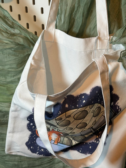 Cat moon-gazing tote bag