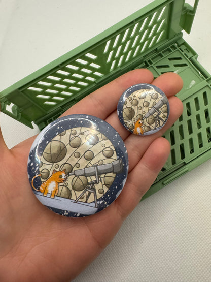Cat moon-gazing button badge