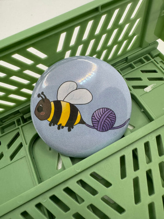Bee button badge
