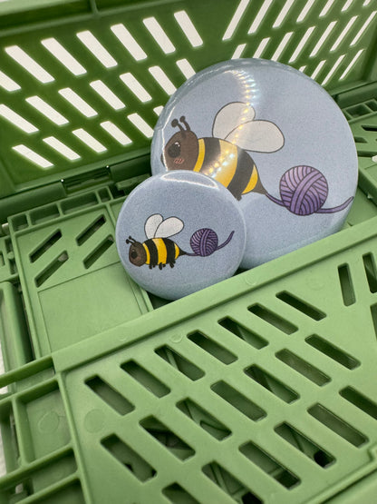 Bee button badge