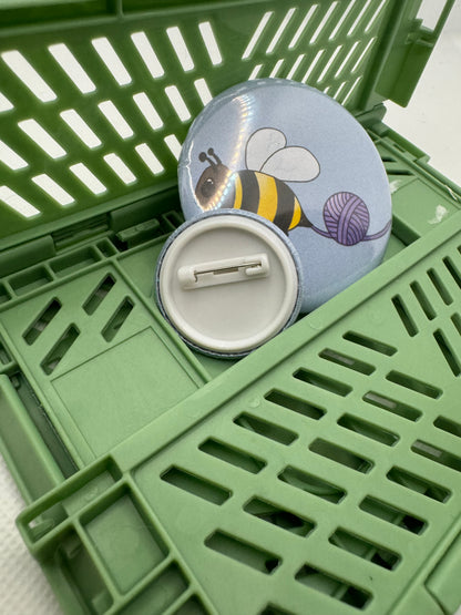 Bee button badge