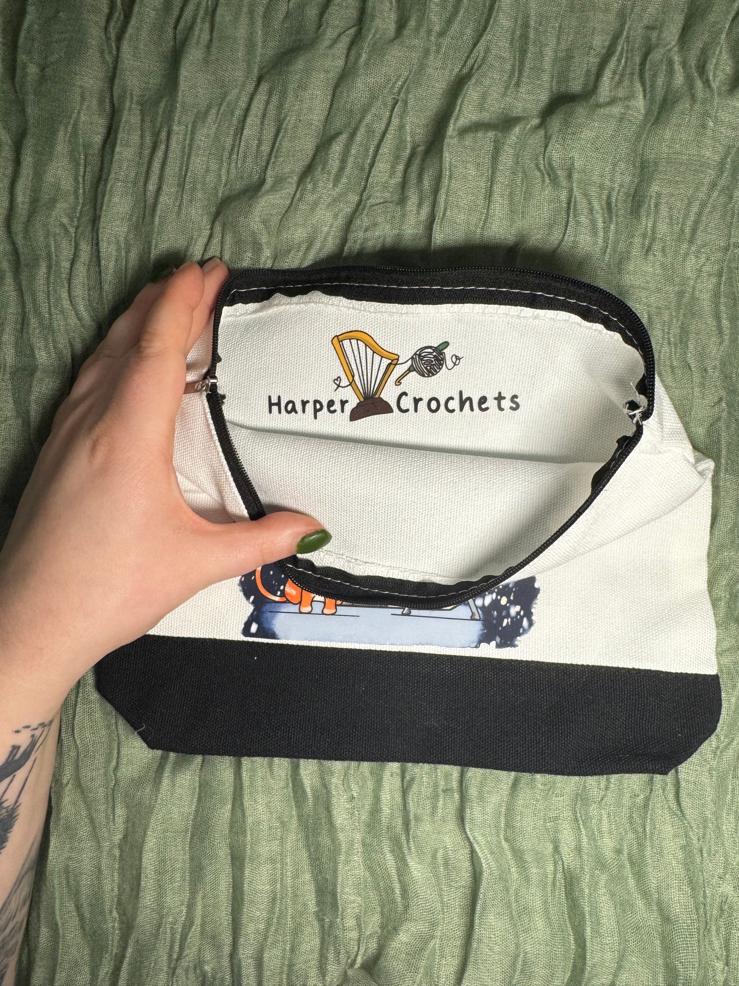 Cat moon-gazing hook case- large