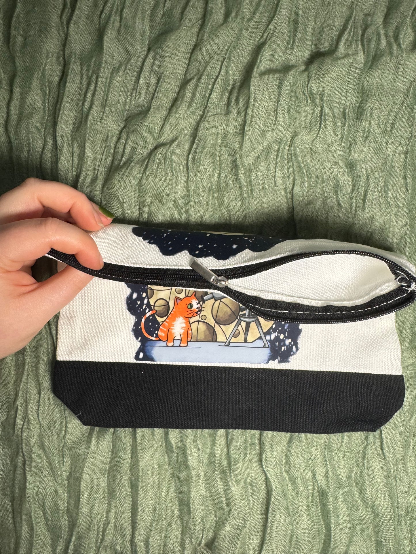 Cat moon-gazing hook case- large