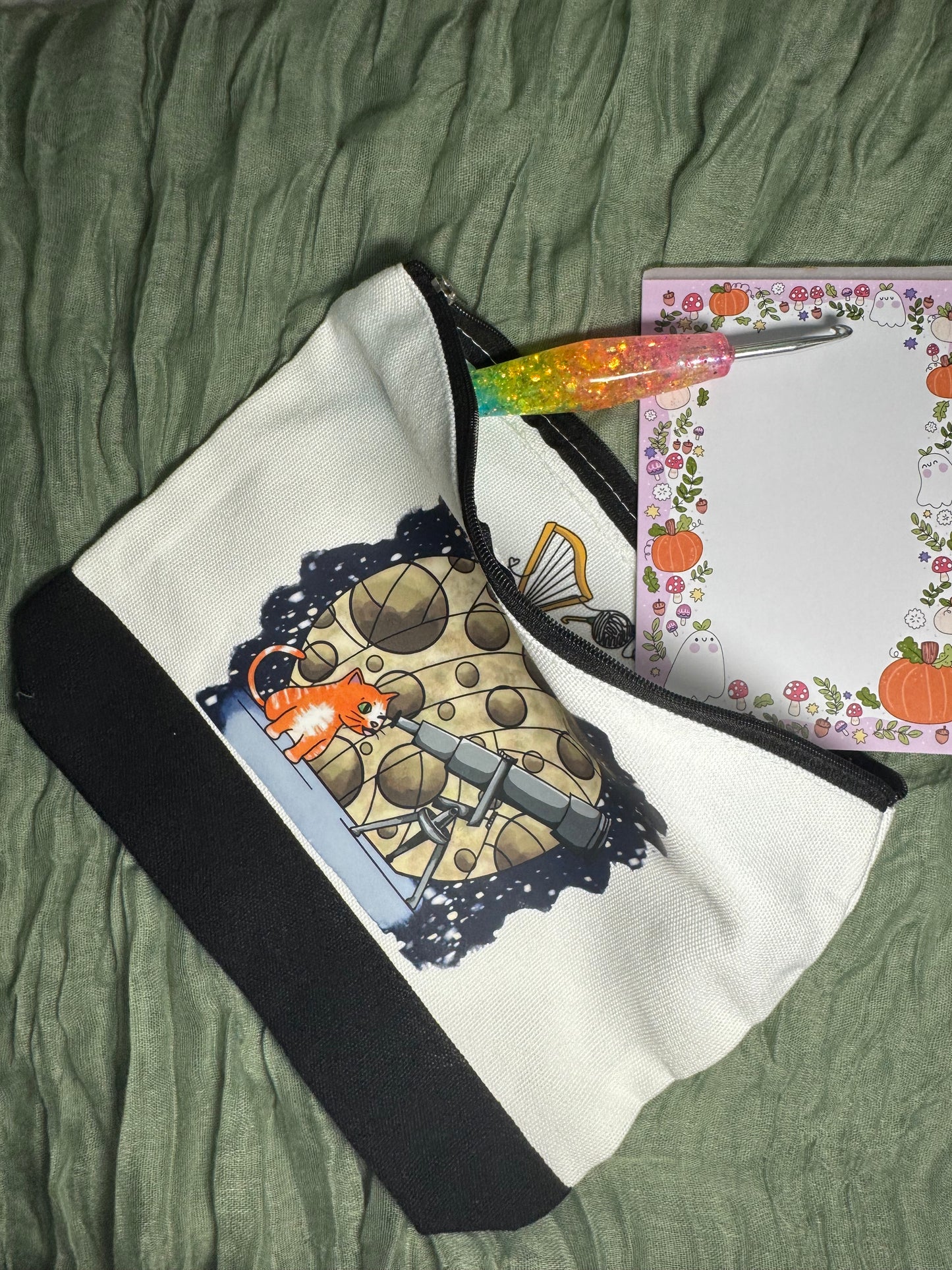 Cat moon-gazing hook case- large