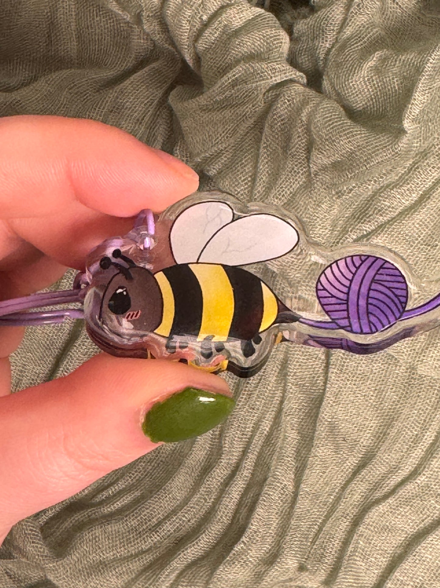 Bee keyring