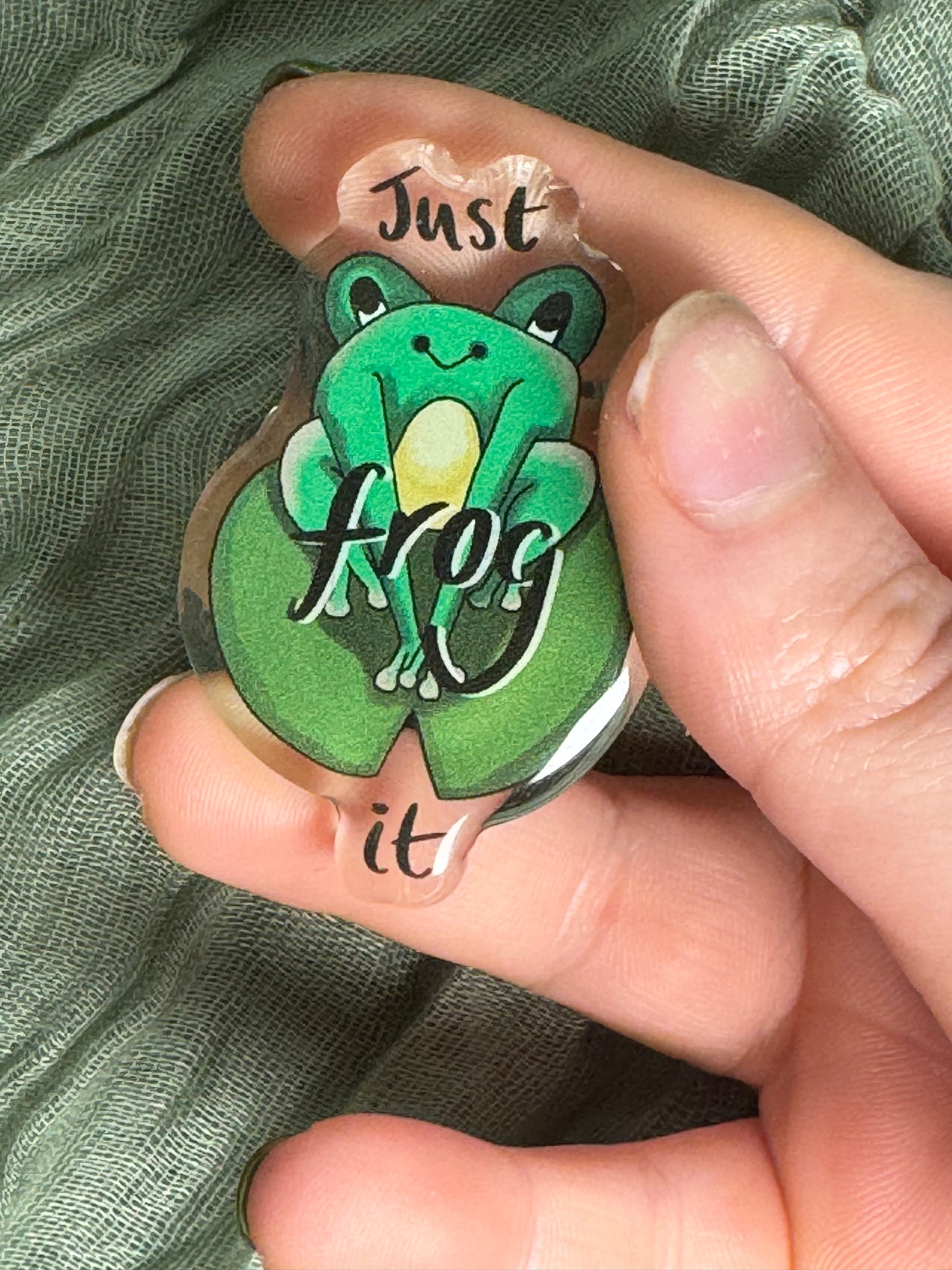 Frog it acrylic pin
