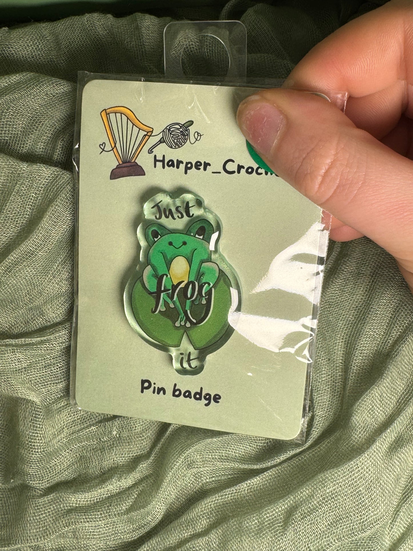 Frog it acrylic pin