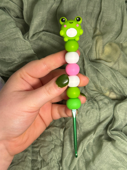 Frog 4mm beaded crochet hook