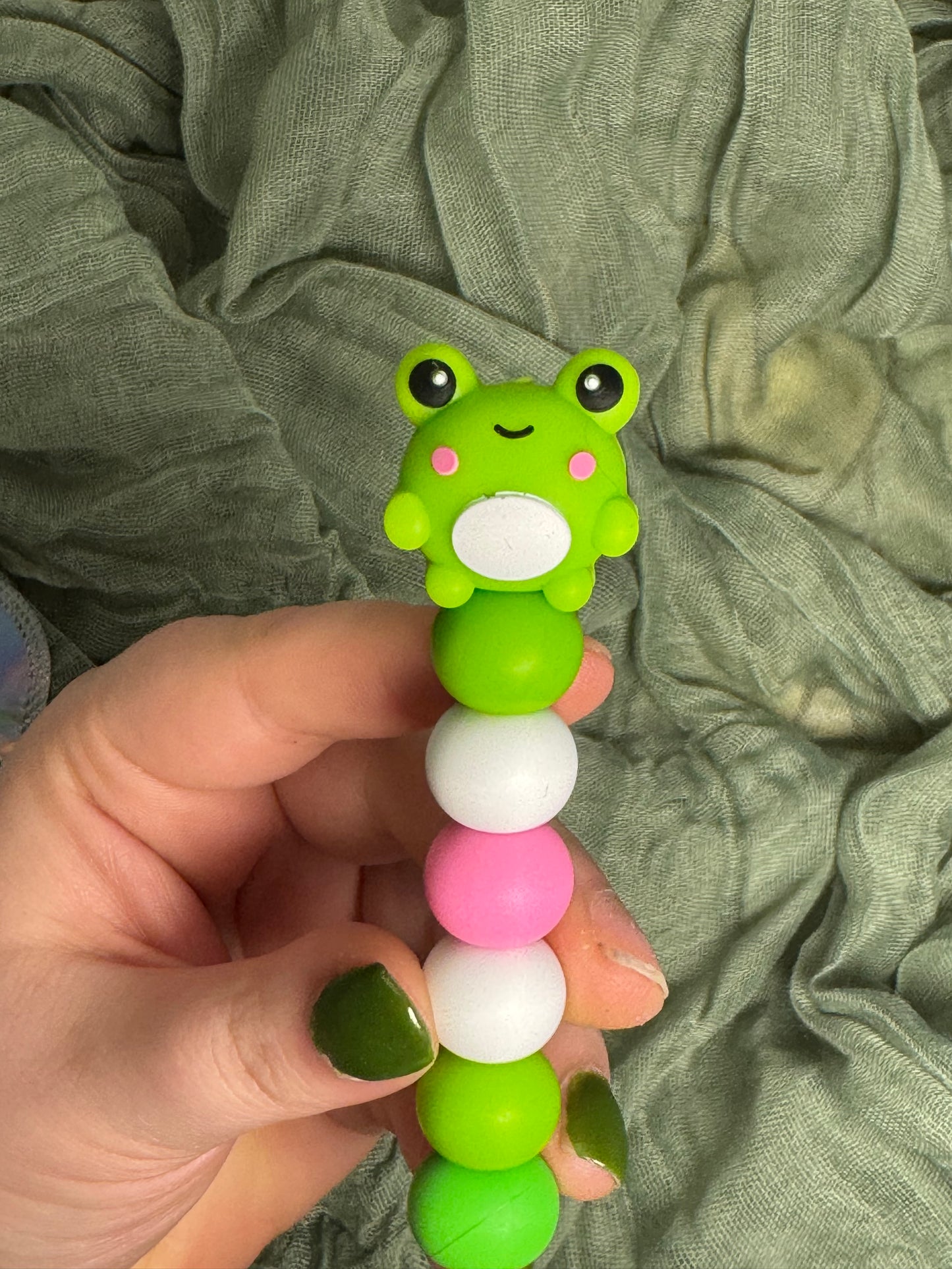 Frog 4mm beaded crochet hook