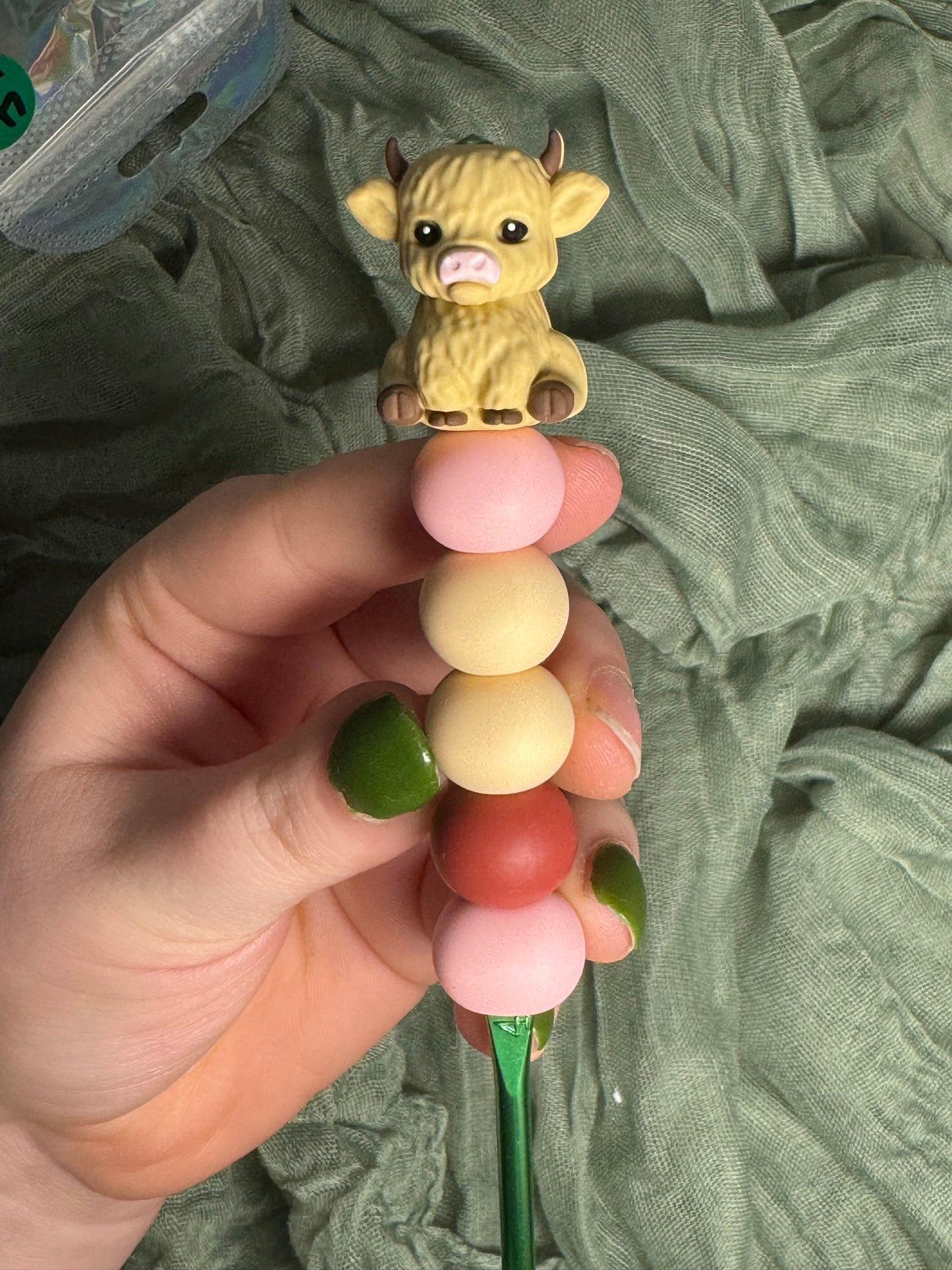 Highland cow 4mm beaded crochet hook