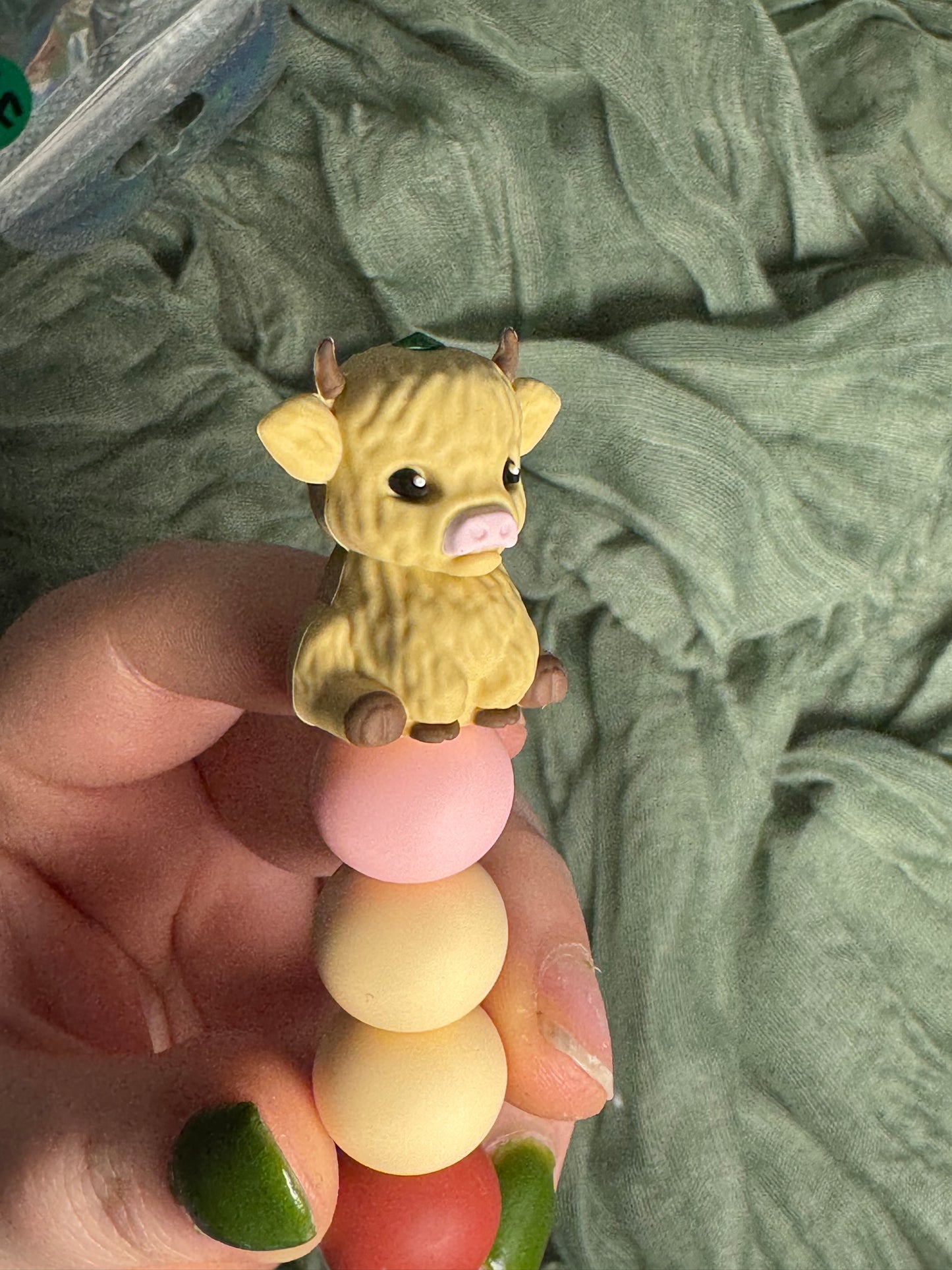 Highland cow 4mm beaded crochet hook