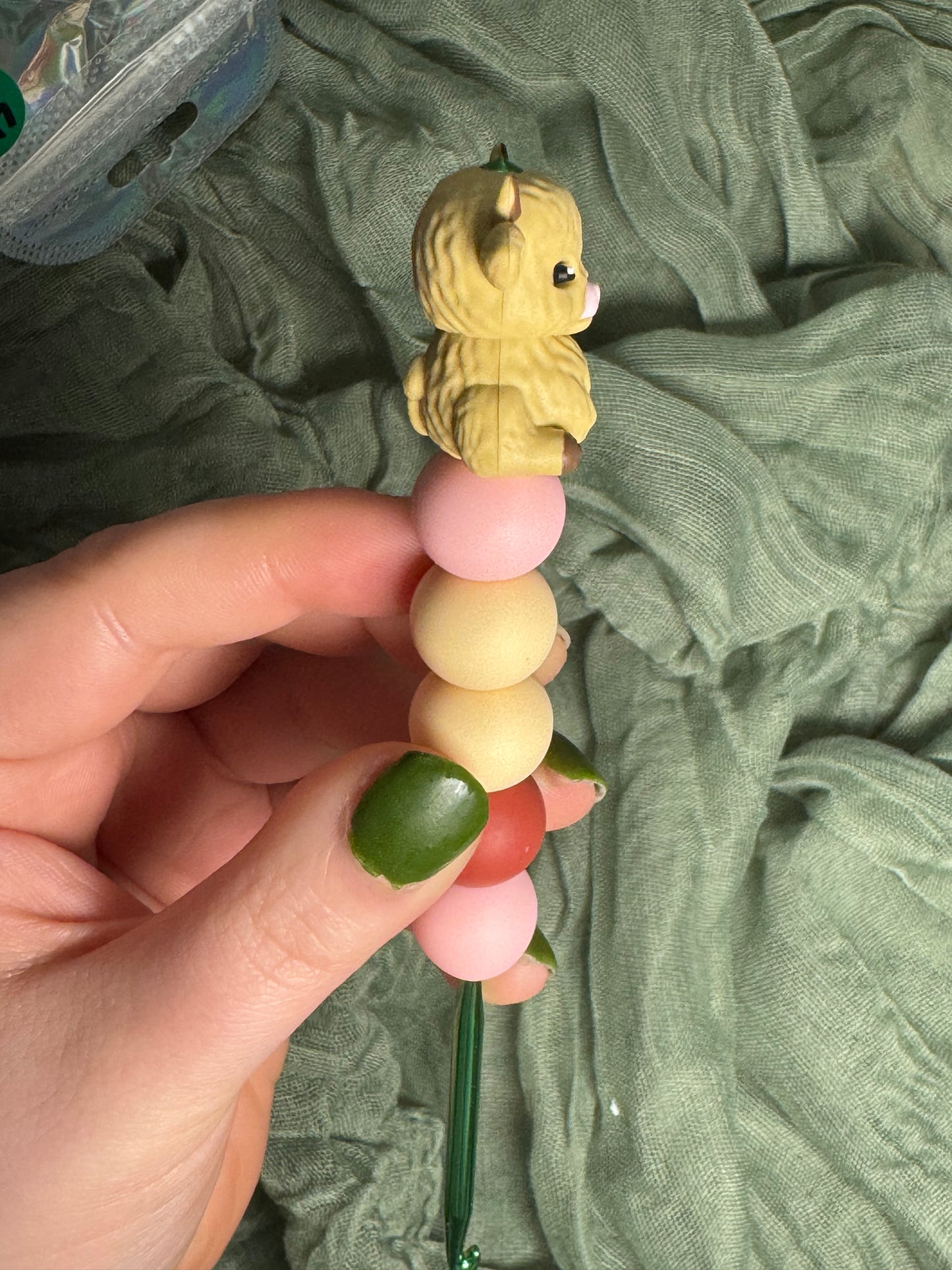 Highland cow 4mm beaded crochet hook