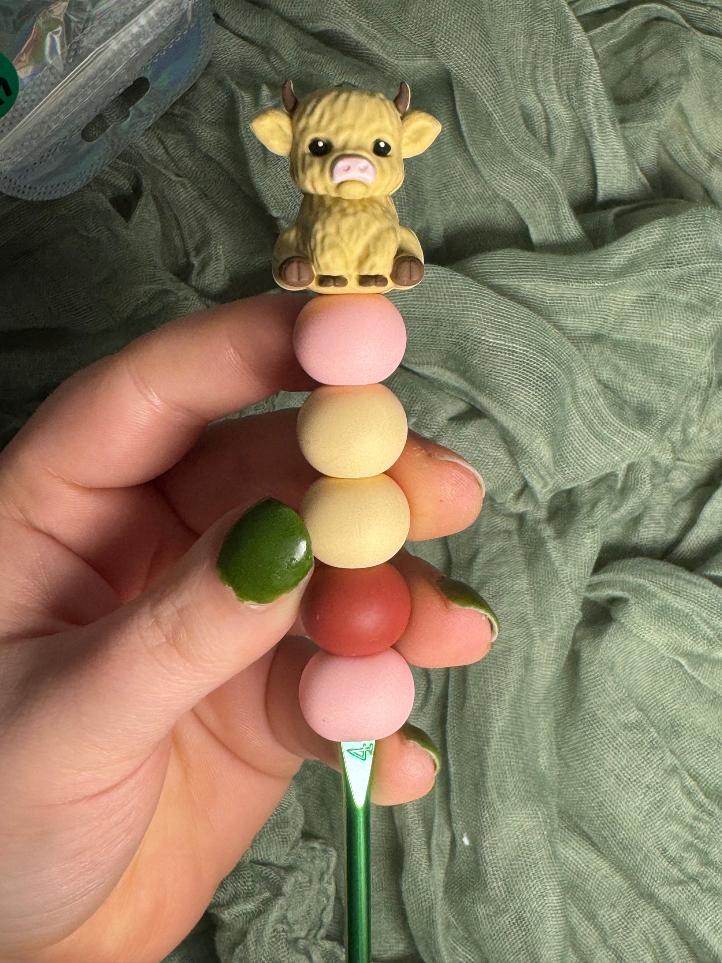 Highland cow 4mm beaded crochet hook