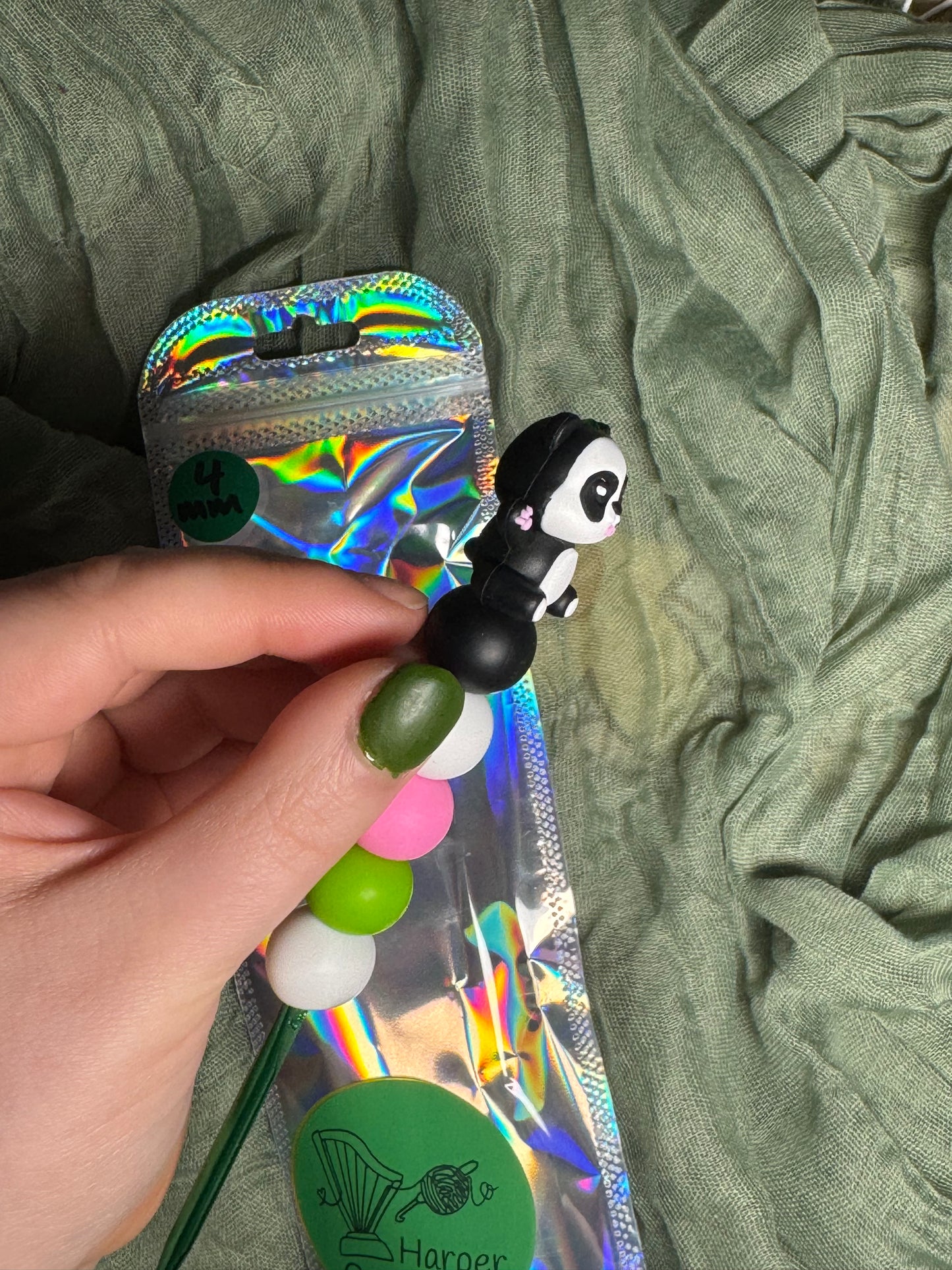 Panda 4mm beaded crochet hook