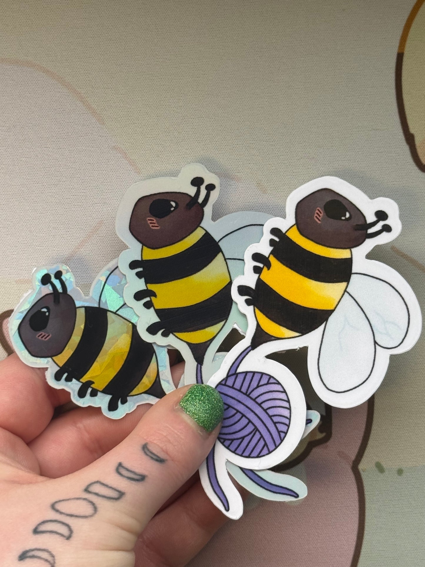 Bee sticker