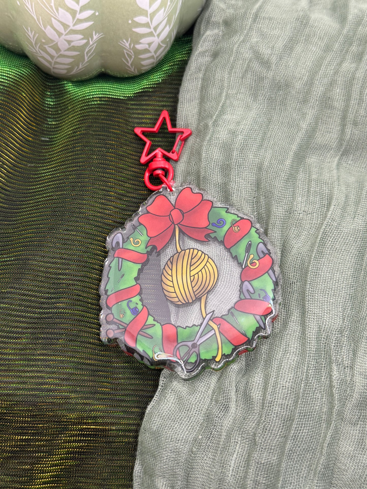 Fibre arts xmas wreath keyring