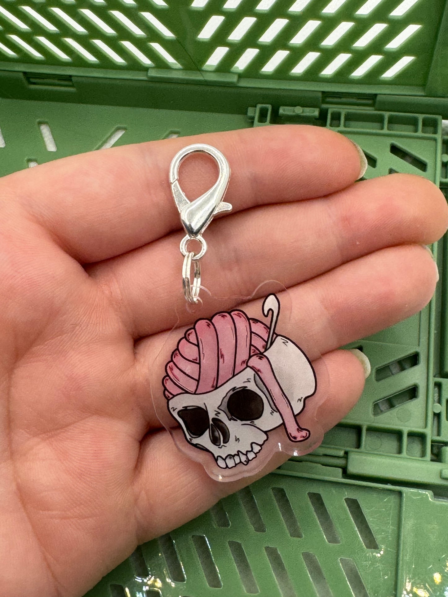 Skull stitch marker
