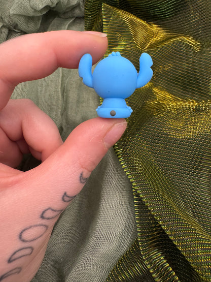 Sitting blue alien 3D crochet hook