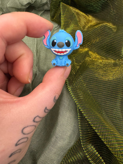 Sitting blue alien 3D crochet hook